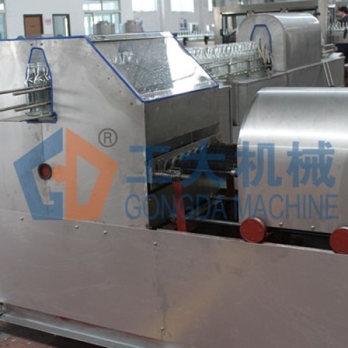 Automatic glass bottle washing machine